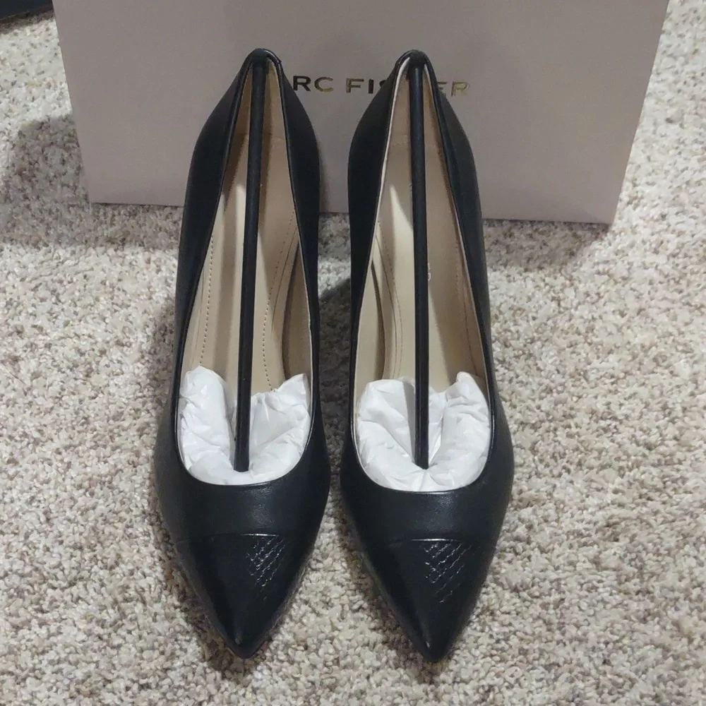 Marc Fisher Velda Pointed Cap Toe Block Heel Pumps Black Snakeskin - Picture 3 of 7